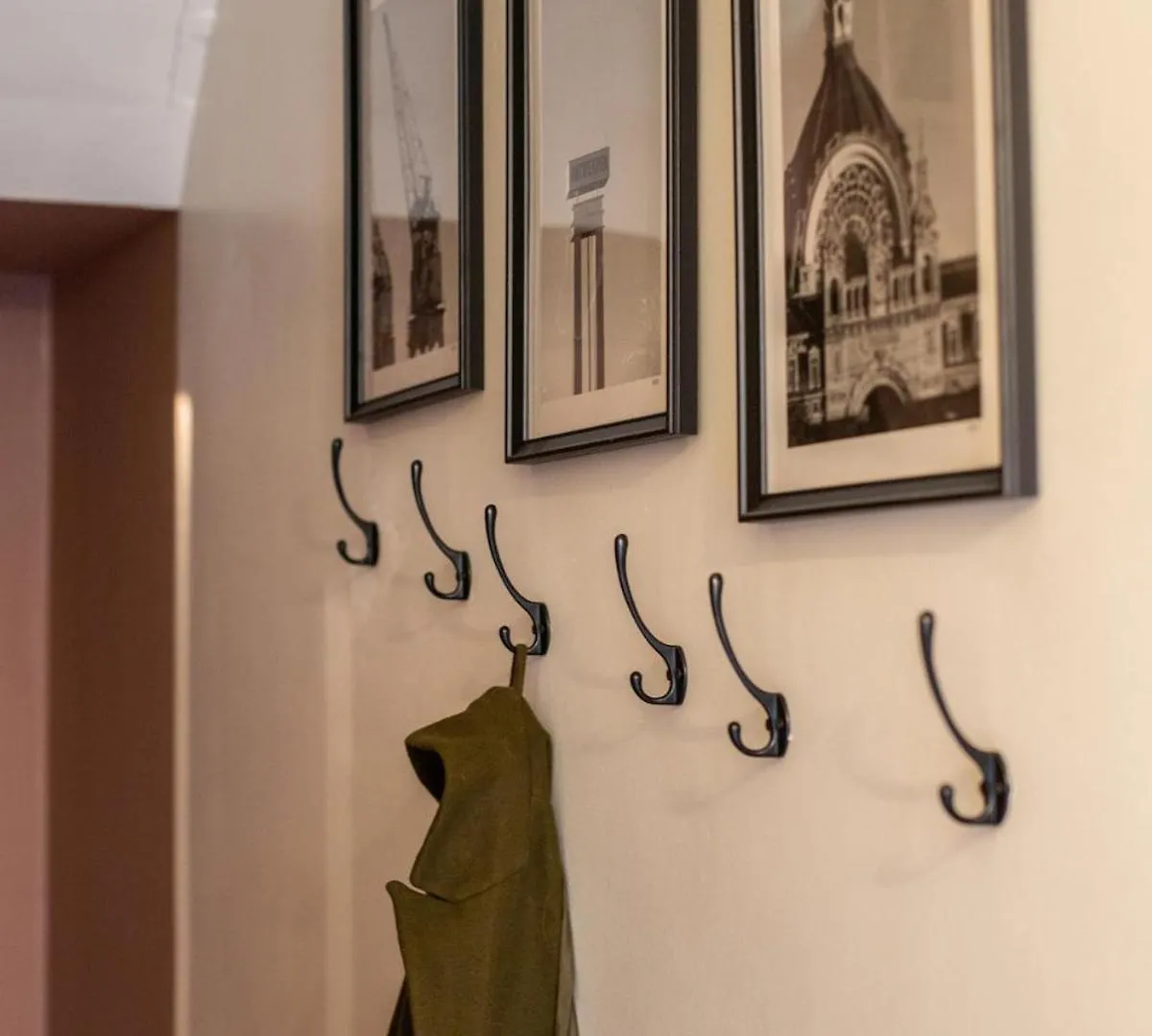 Chic 3Br Apartment Near Antwerpen-Centraal Station Belçika