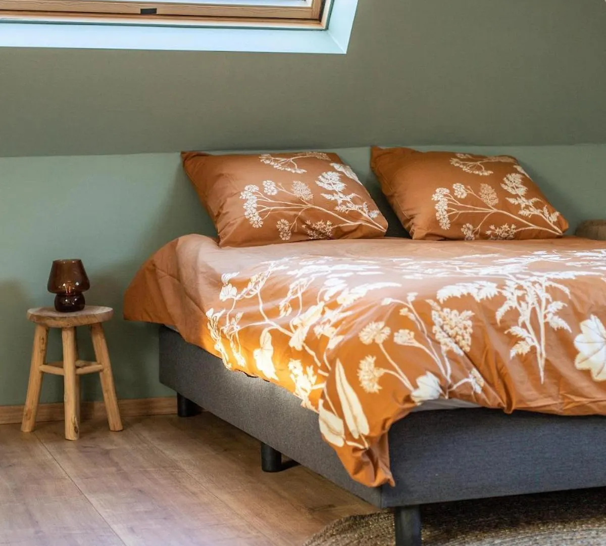 Chic 3Br Apartment Near Antwerpen-Centraal Station Belgium