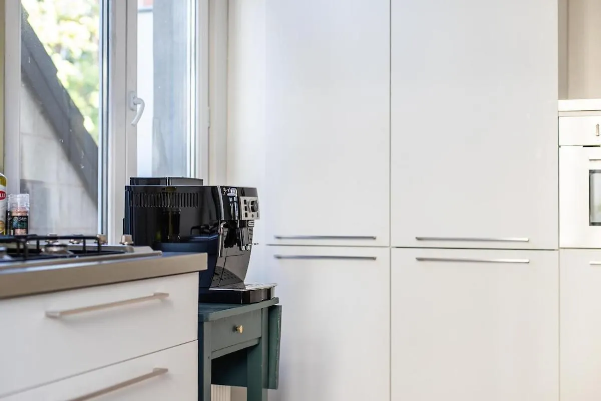Chic 3Br Apartment Near Antwerpen-Centraal Station  Antwerp