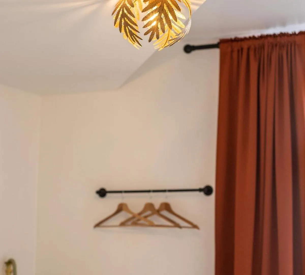 Chic 3Br Apartment Near Antwerpen-Centraal Station